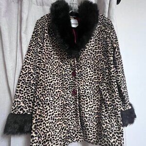 Vintage Leopard-Print Coat with Faux Fur Collar
